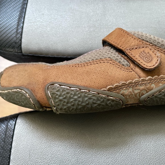 TEVA shoes with Velcro closure - Picture 6 of 13